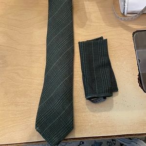 Tie & pocket square combo